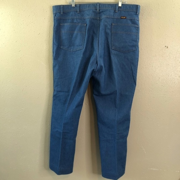 Wrangler Light Wash Jeans w/ spot on knee w/ hook closure Men's 44 x 30 - Picture 8 of 12